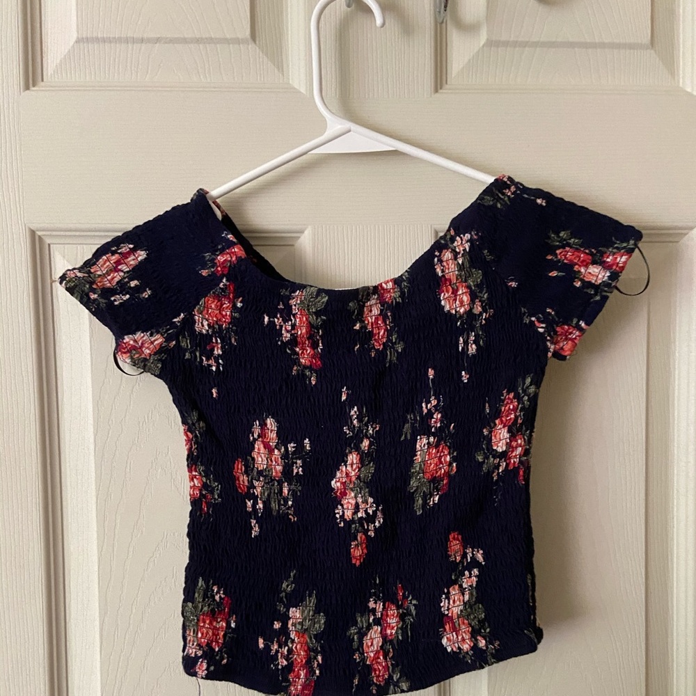 Floral navy crop top
